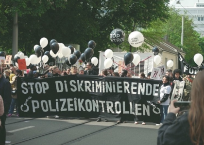 Thumbnail for the post titled: Schluss mit rassistischen Polizeikontrollen!